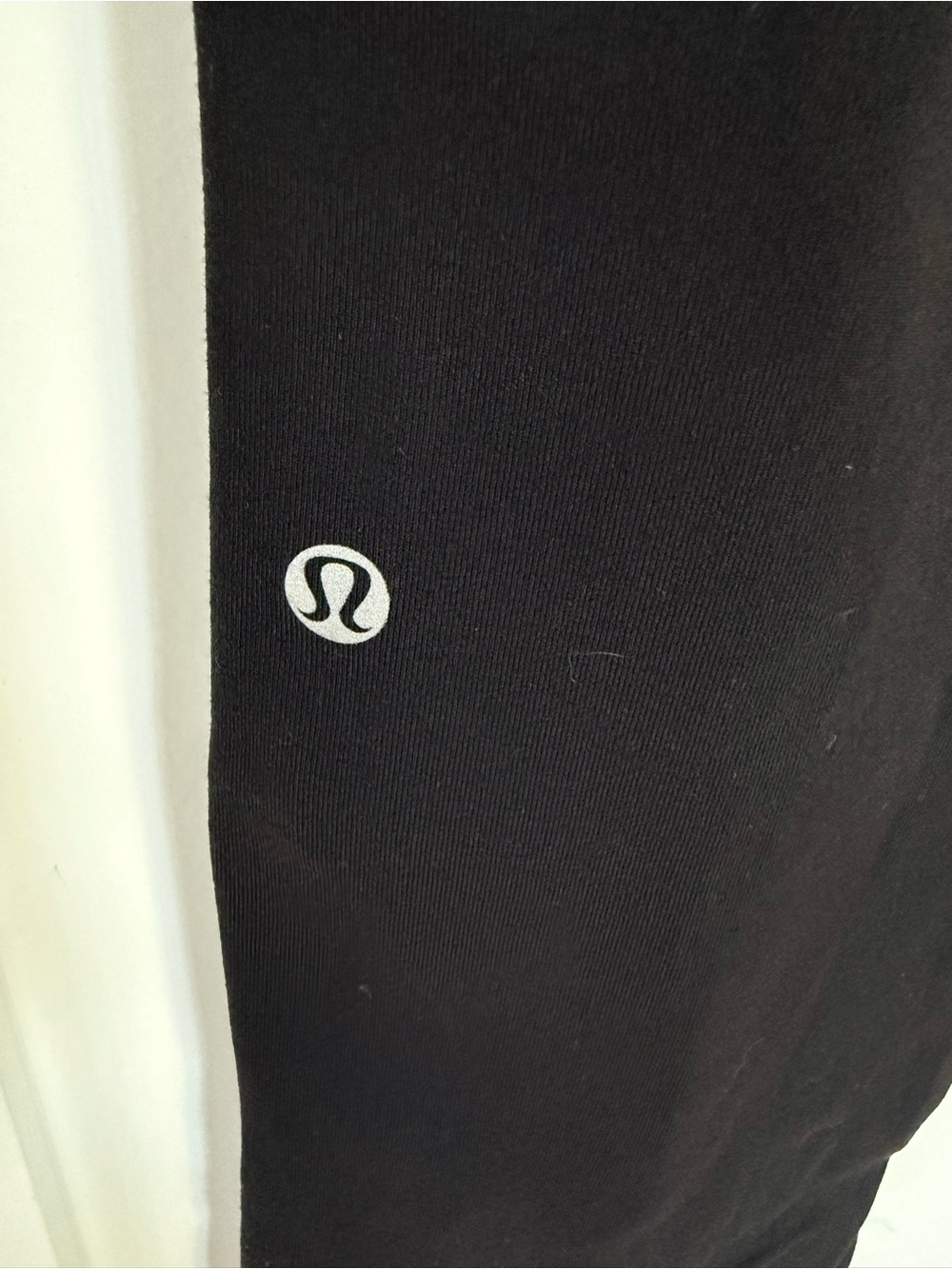 Lululemon Black Mid-Rise Stretch Leggings - Picture 4 of 8